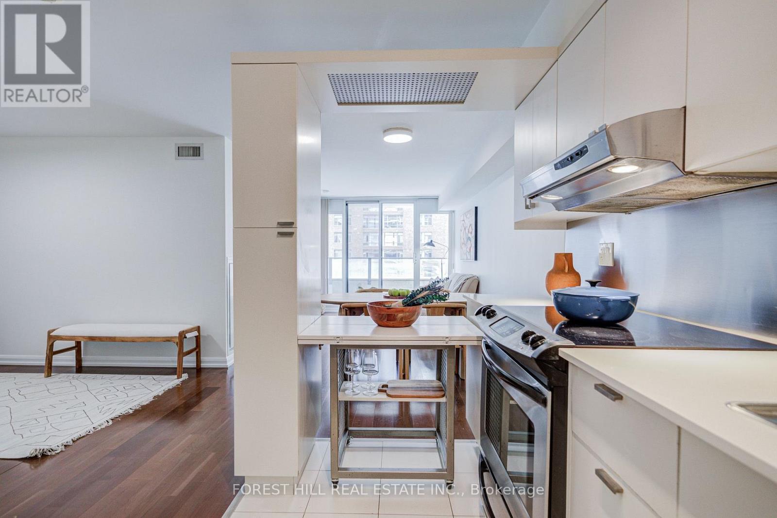 #917 111 ELIZABETH STREET - 10
