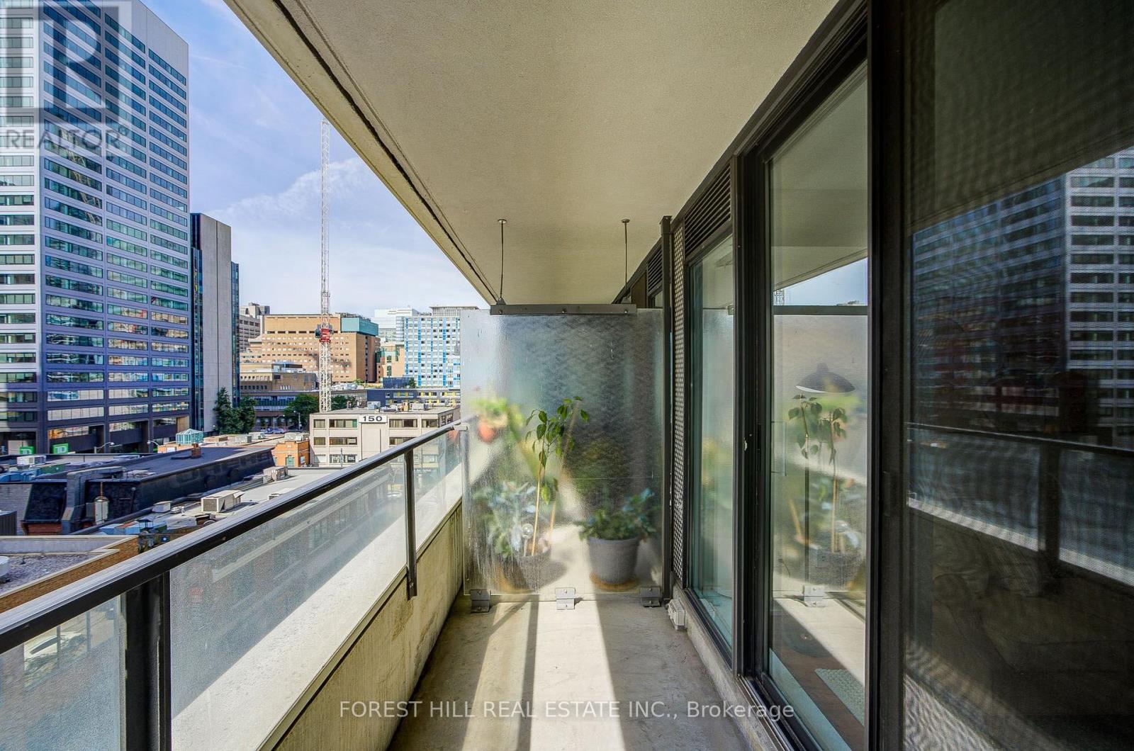 #917 111 ELIZABETH STREET - 19