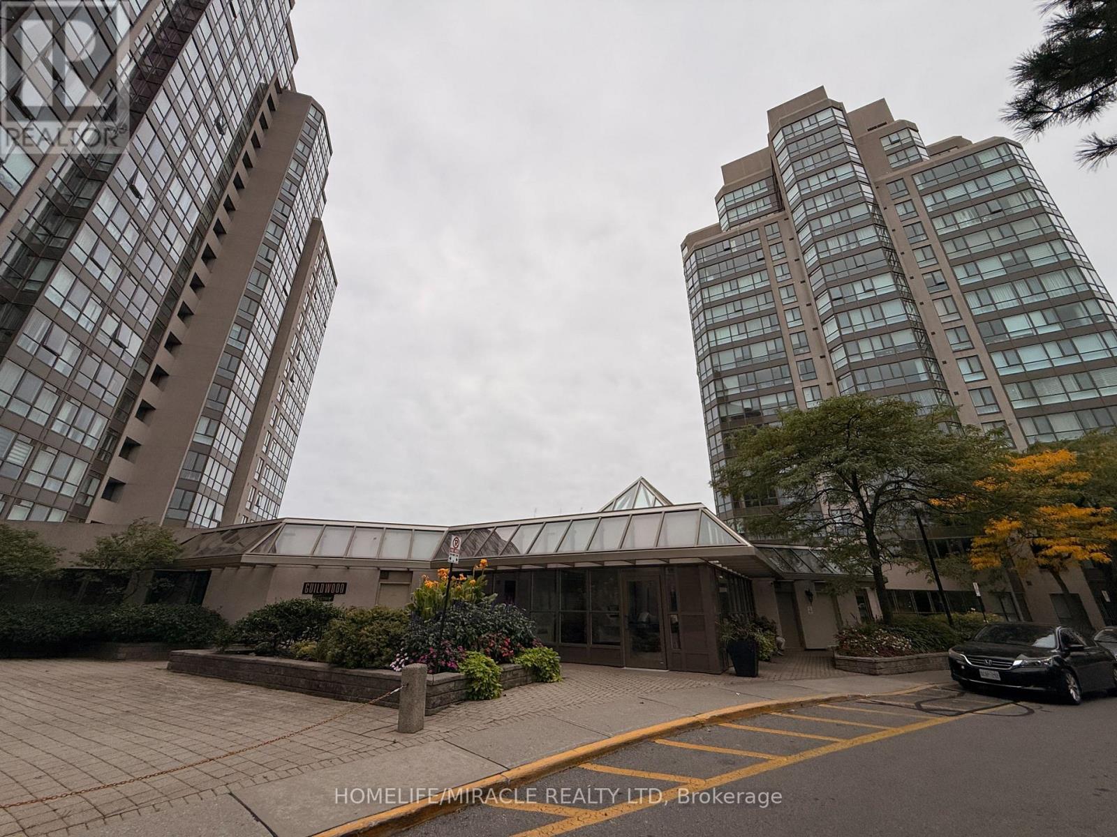 Property for sale at 802 - 3233 EGLINTON AVENUE E