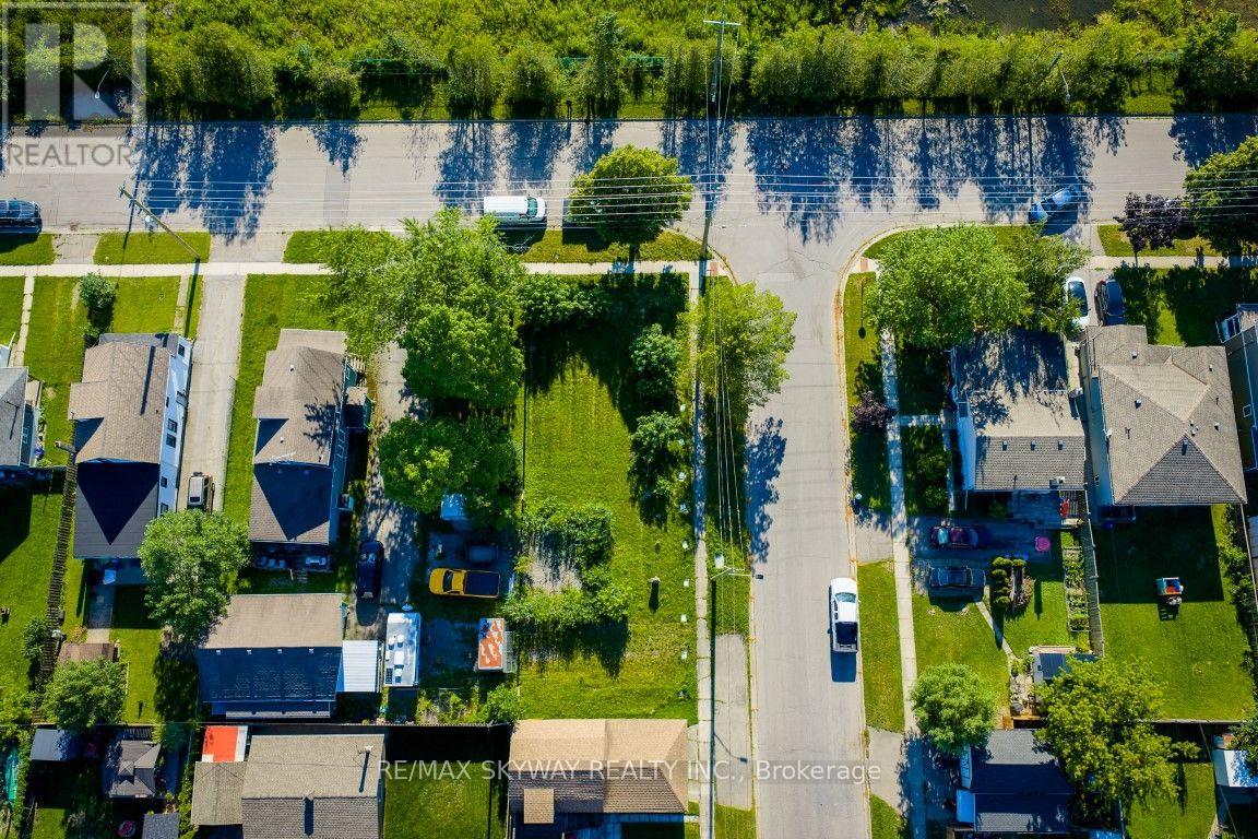 309 Dain Avenue, Welland, ON photo 5