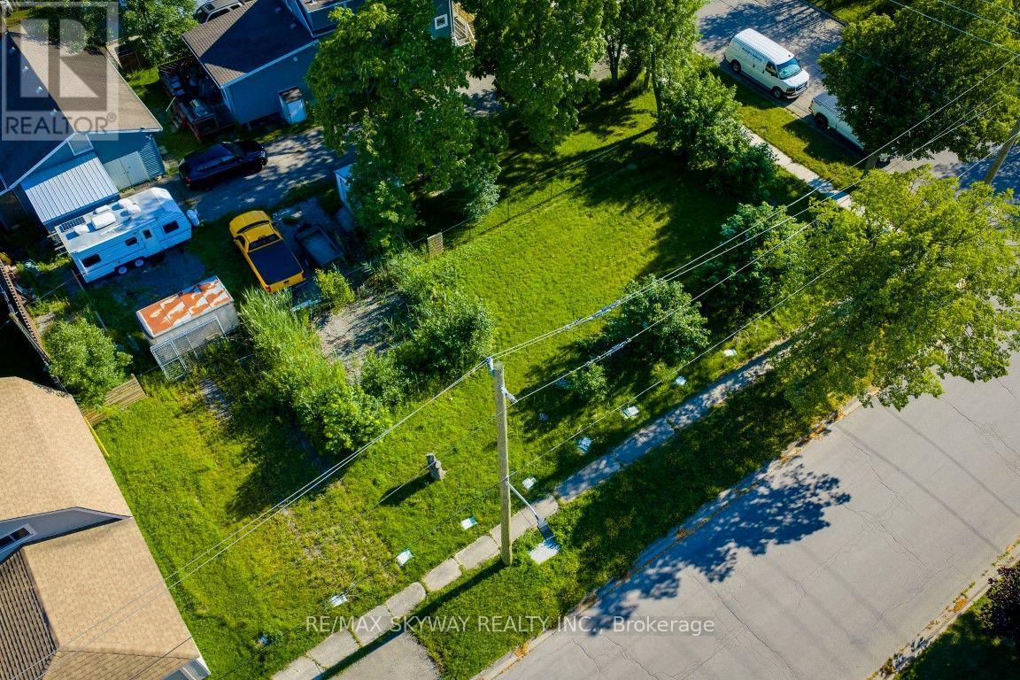 309 Dain Avenue, Welland, ON photo 2