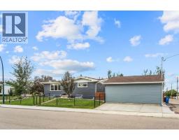3pc Bathroom - 703 Millar Road Ne, Calgary, AB T2E5Z6 Photo 8