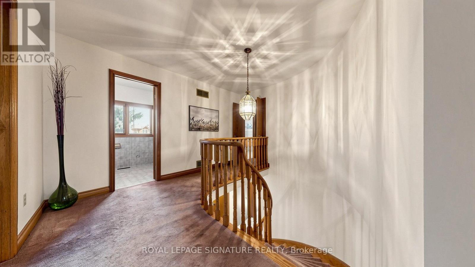 8 ROYAL GARDEN BOULEVARD - 19