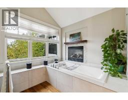 5pc Bathroom - 3202 Vercheres Street Sw, Calgary, AB T2T3R5 Photo 21