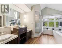4pc Bathroom - 3202 Vercheres Street Sw, Calgary, AB T2T3R5 Photo 20