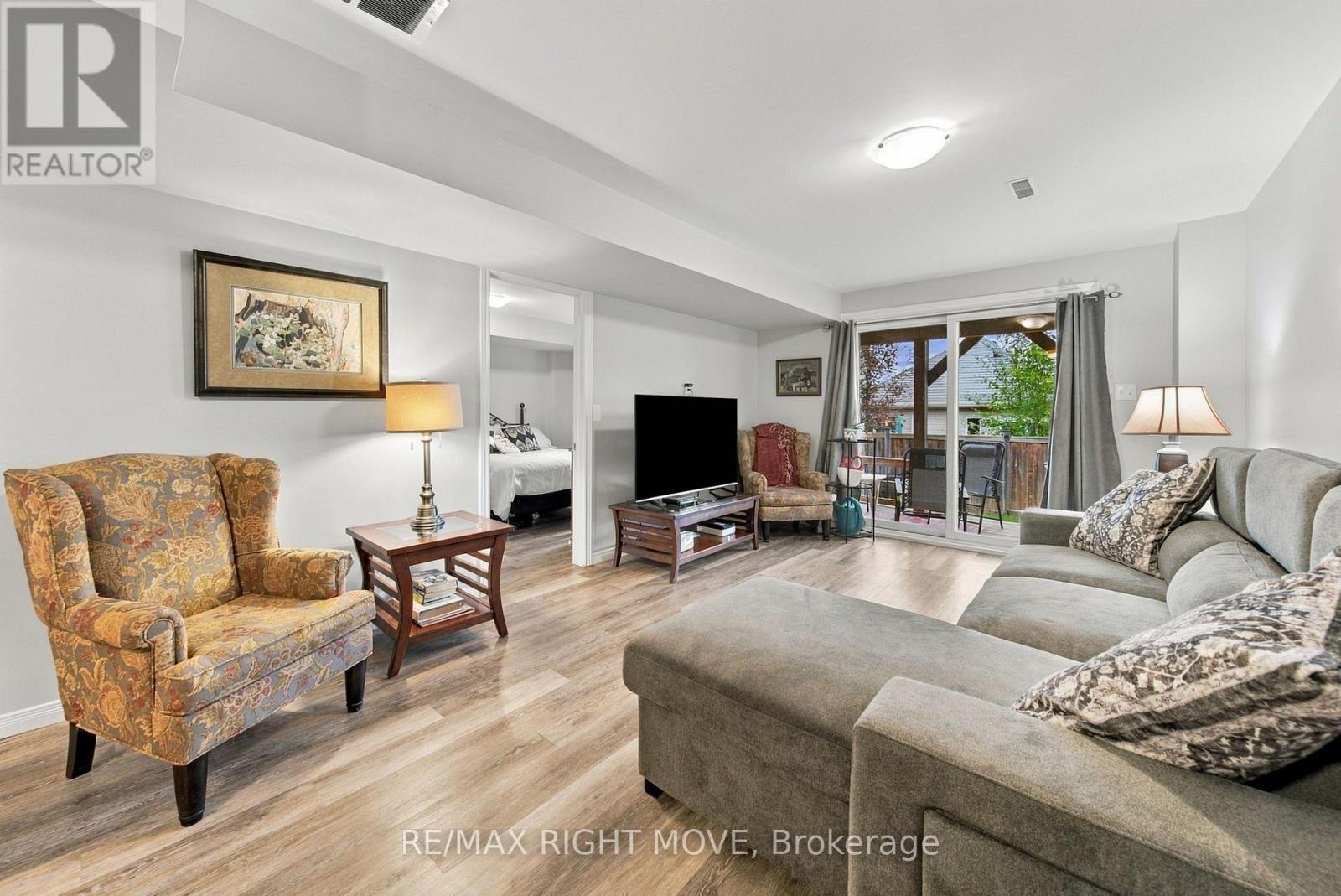 127 ISABELLA DRIVE - 37