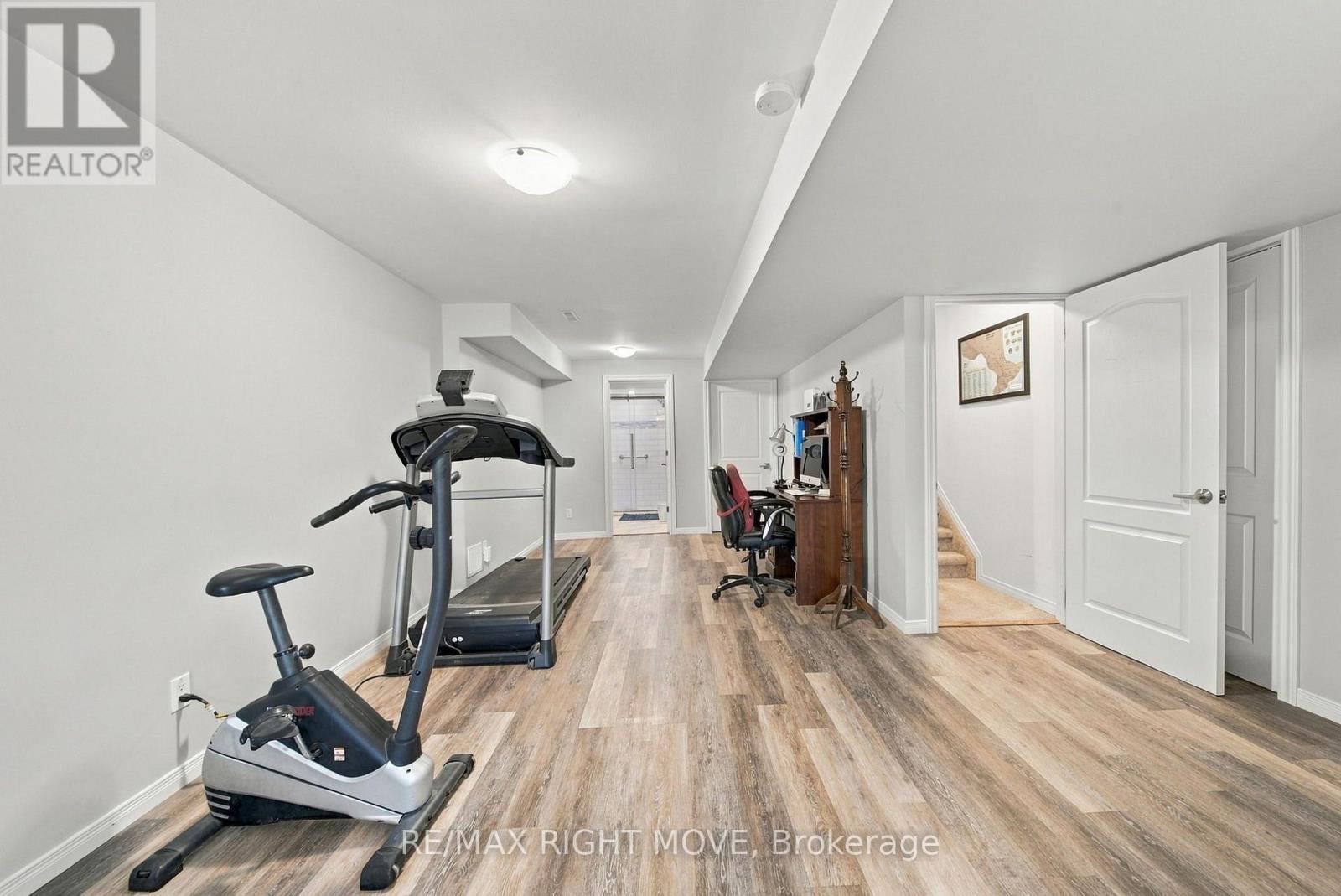 127 ISABELLA DRIVE - 40