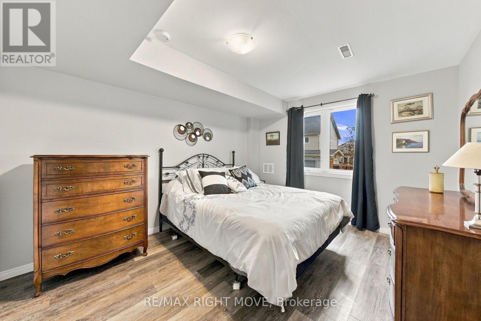 127 ISABELLA DRIVE - 42