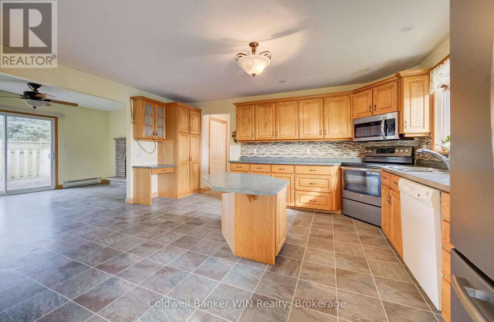392172 GREY ROAD 109 - 18