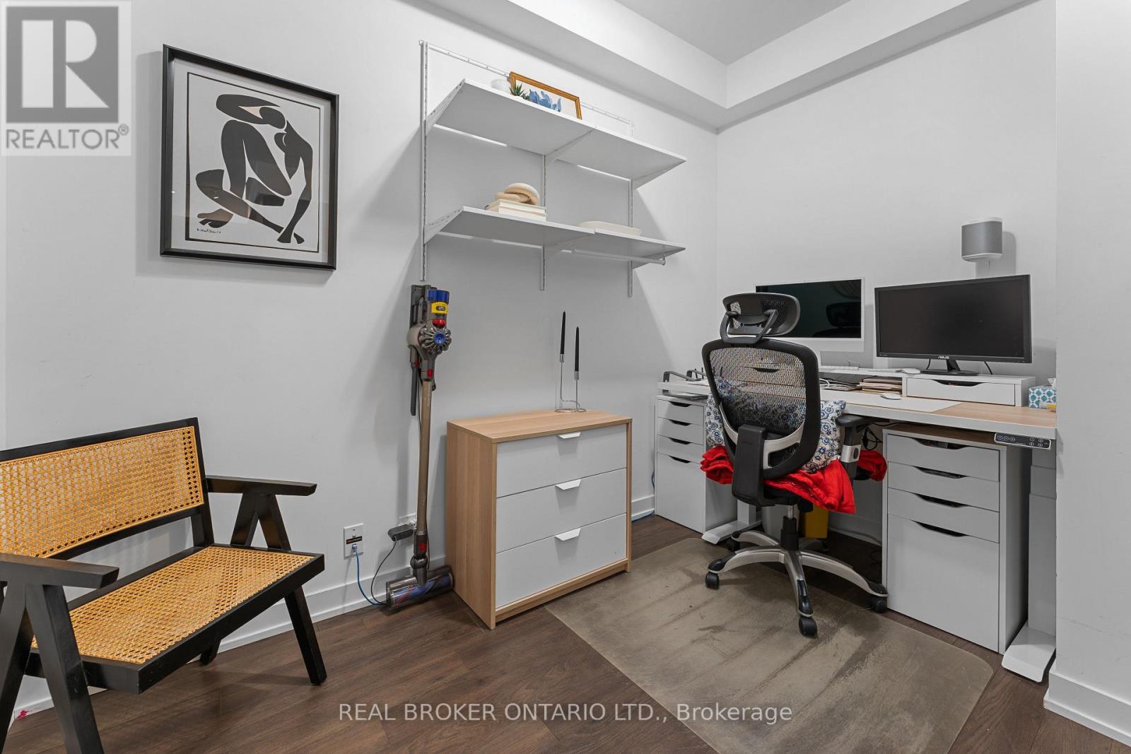 #405 10 PARK LAWN ROAD - 10