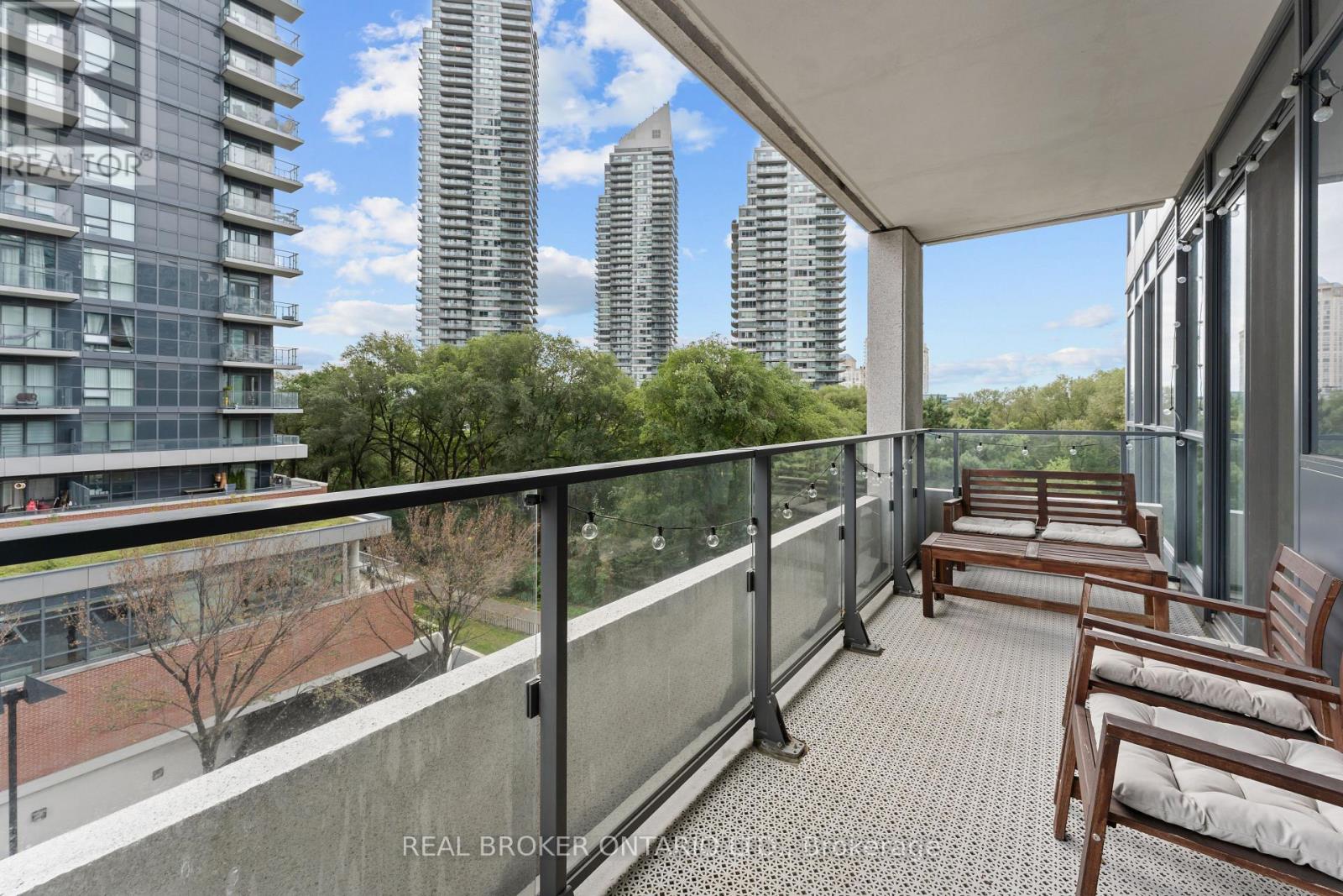 #405 10 PARK LAWN ROAD - 17
