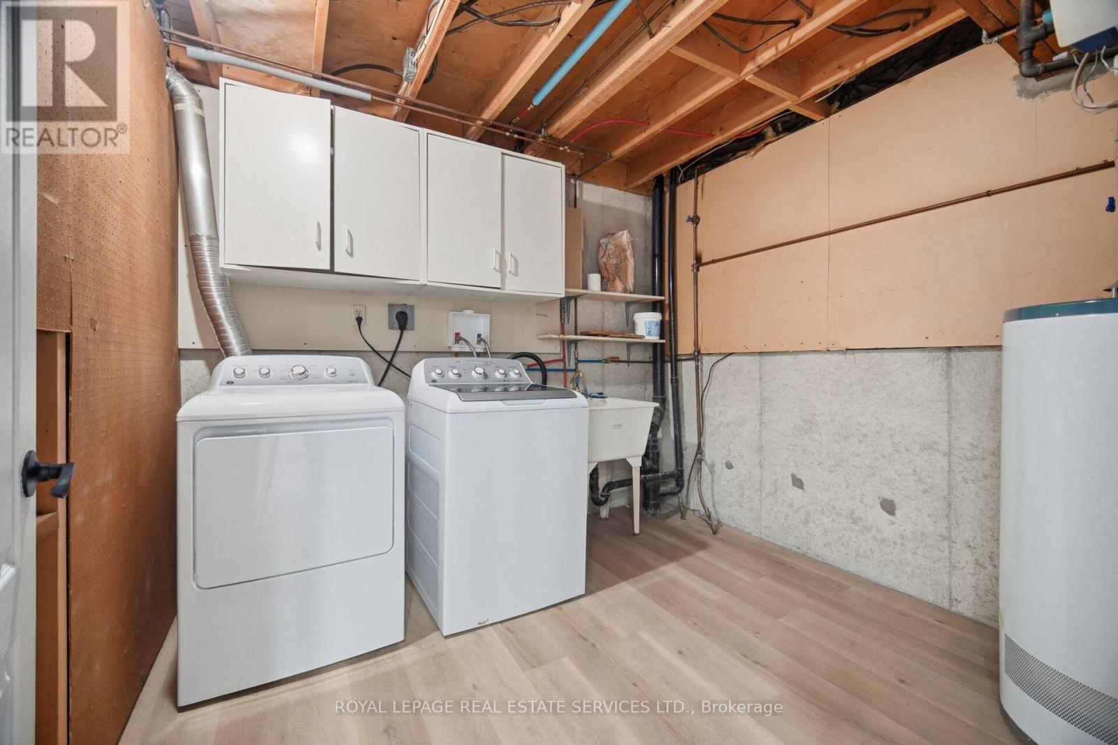 #17 2411 SOVEREIGN STREET - 26