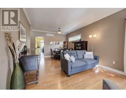 Dining room - 17 Kingsley Road, Halton Hills, ON L7J2Z5 Photo 6