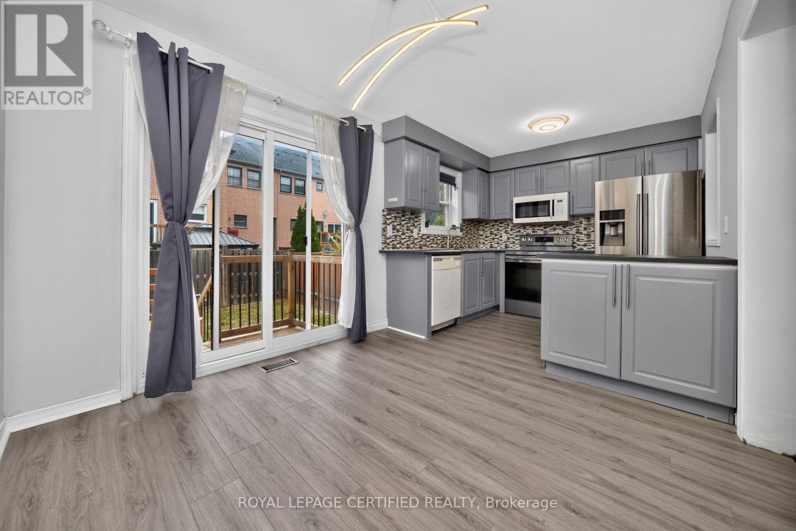 23 PROVINCIAL PLACE - 14