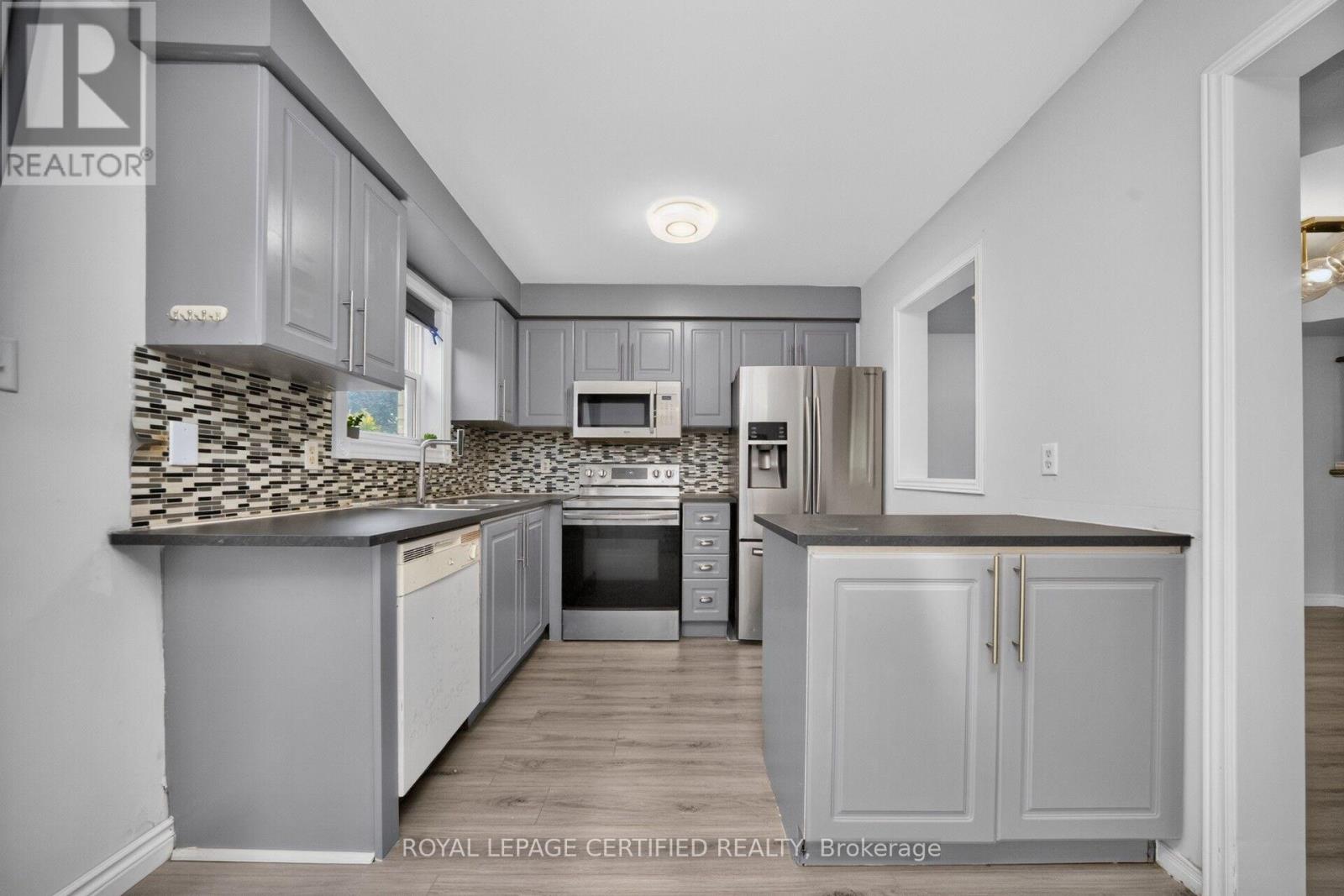 23 PROVINCIAL PLACE - 15