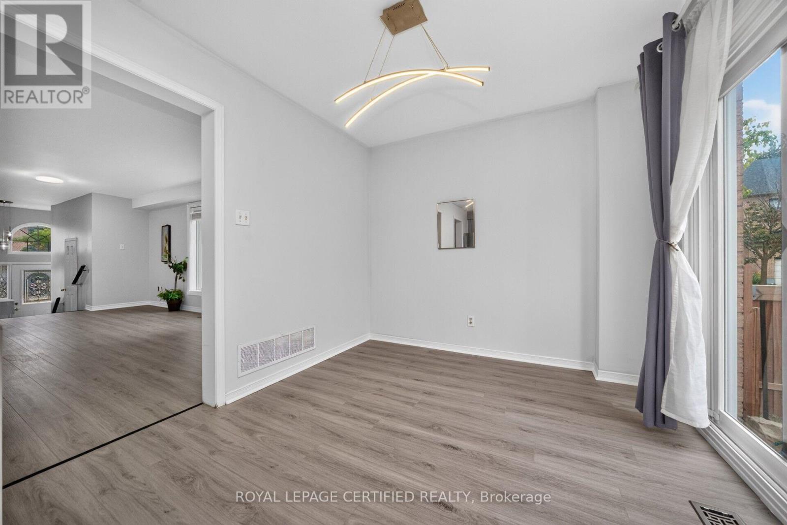 23 PROVINCIAL PLACE - 19