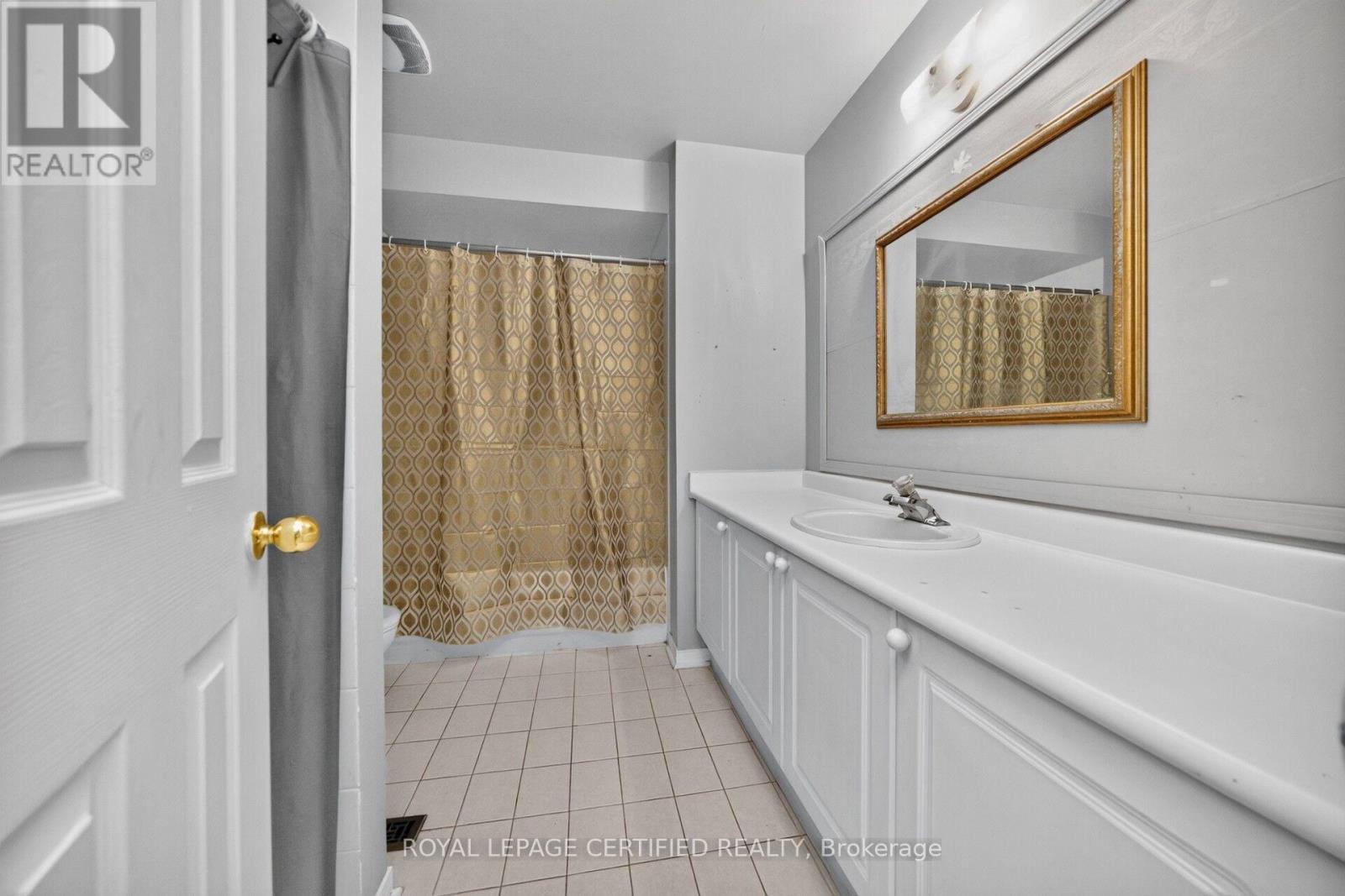 23 PROVINCIAL PLACE - 26