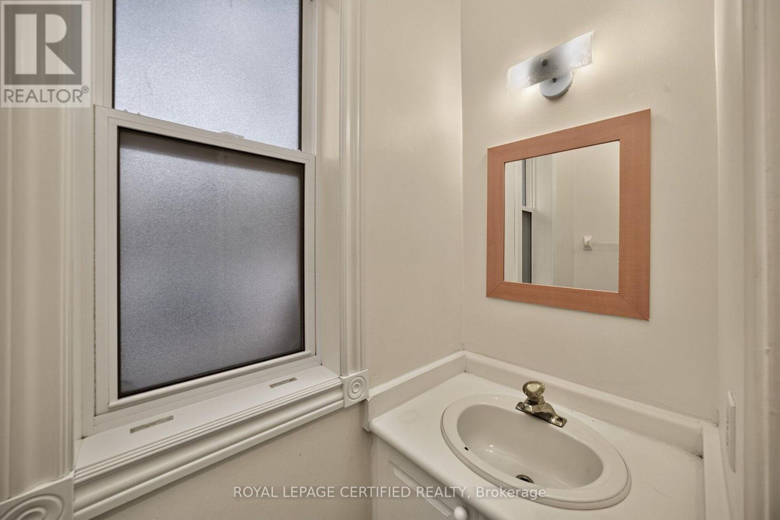 23 PROVINCIAL PLACE - 37
