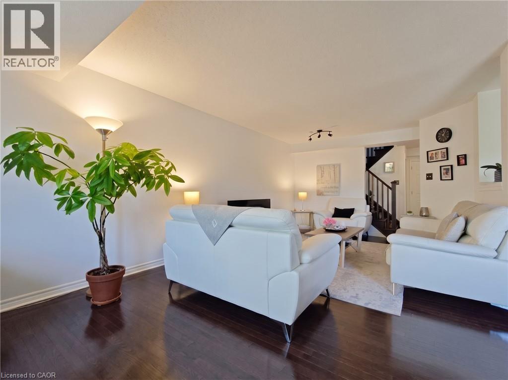 26 WILKIE Crescent, Guelph — photo 5