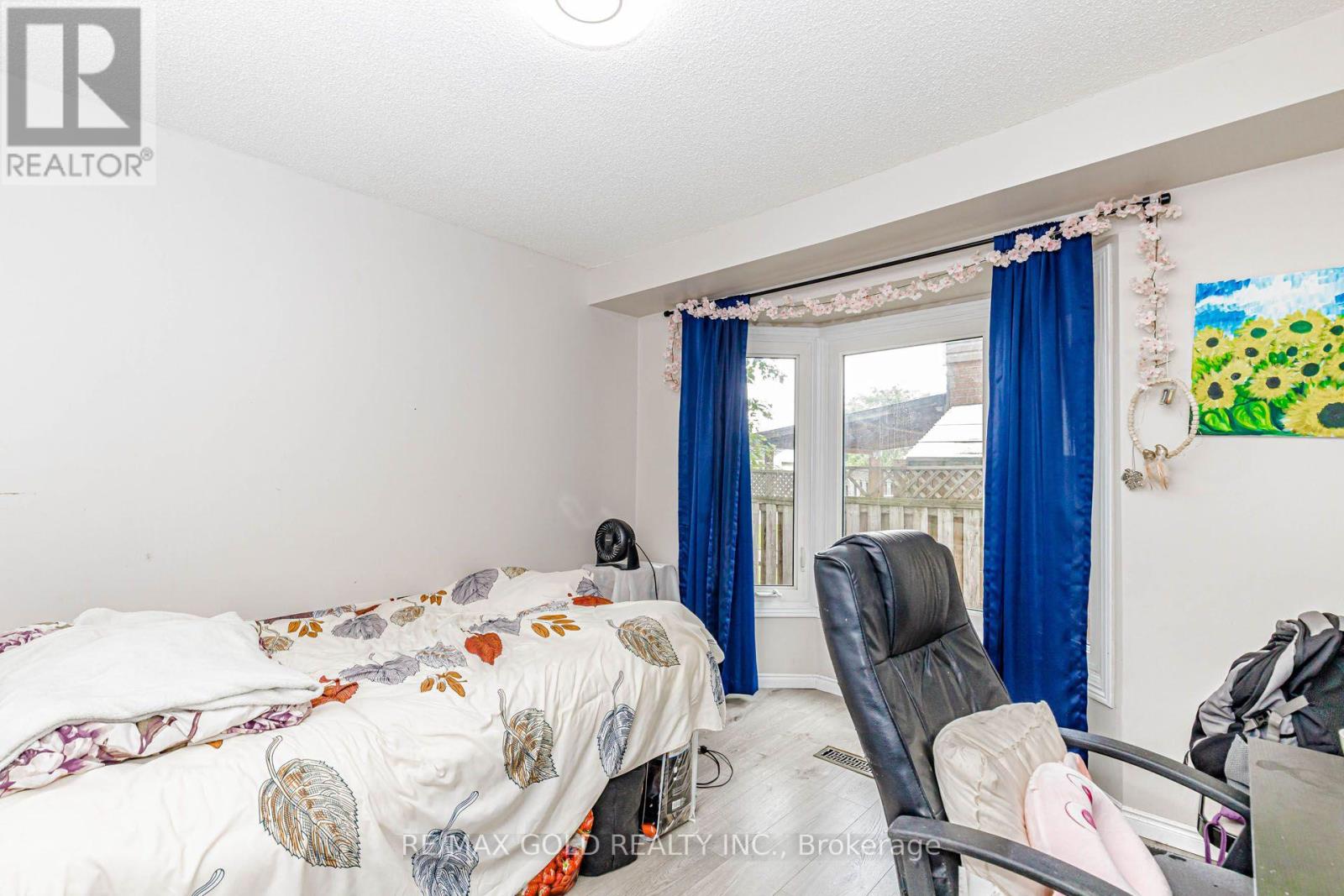 74 PARKPLAZA DRIVE S - Image 22