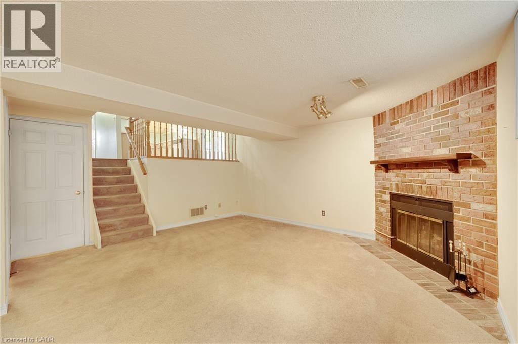 1091 STEPHENSON Drive W - Image 25