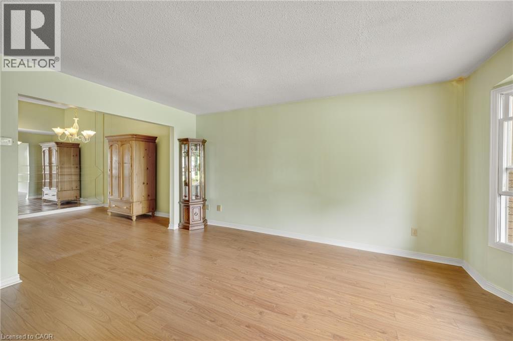 1091 STEPHENSON Drive W, Burlington — photo 6