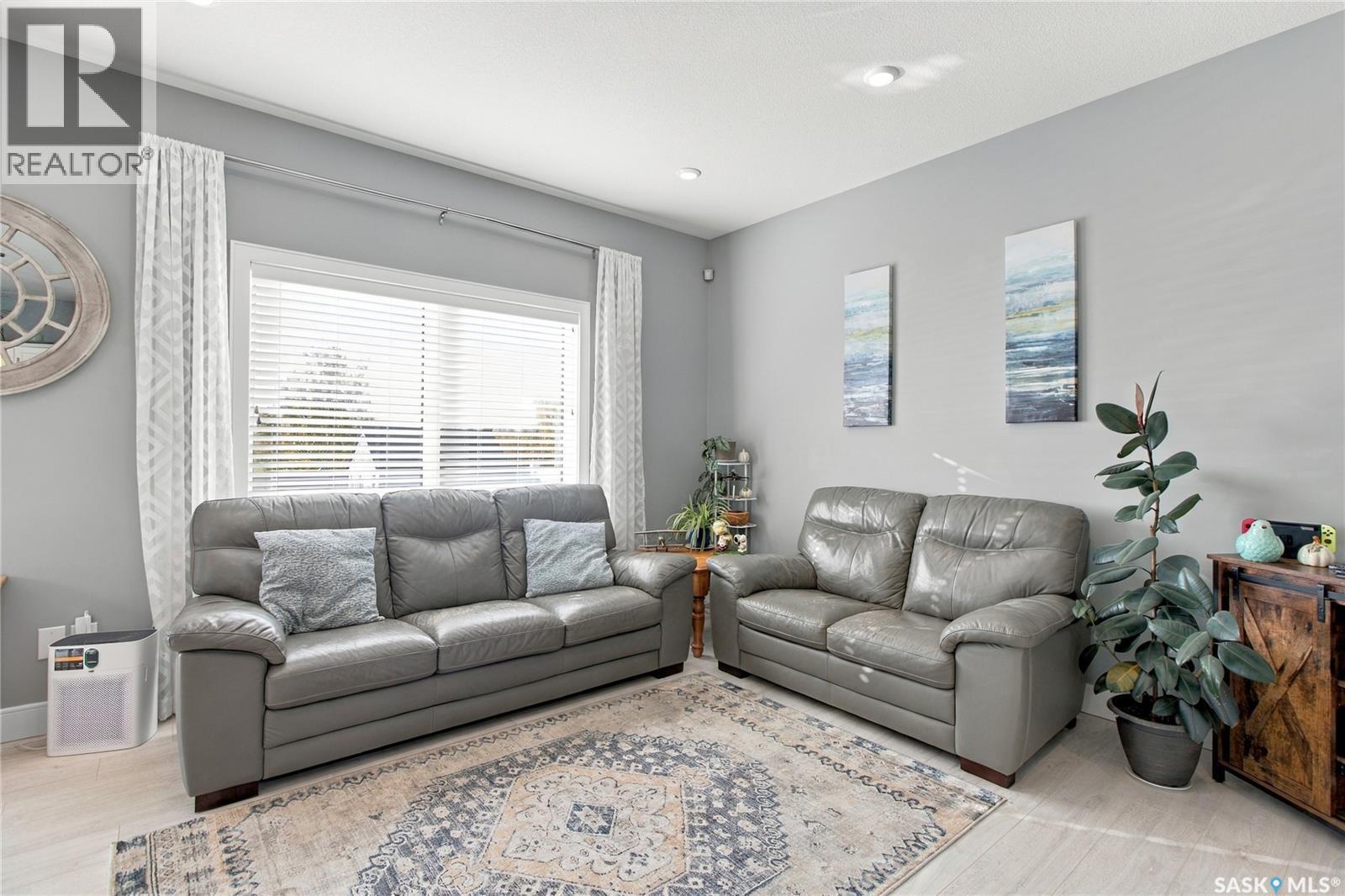105 Cowan CRESCENT - 16