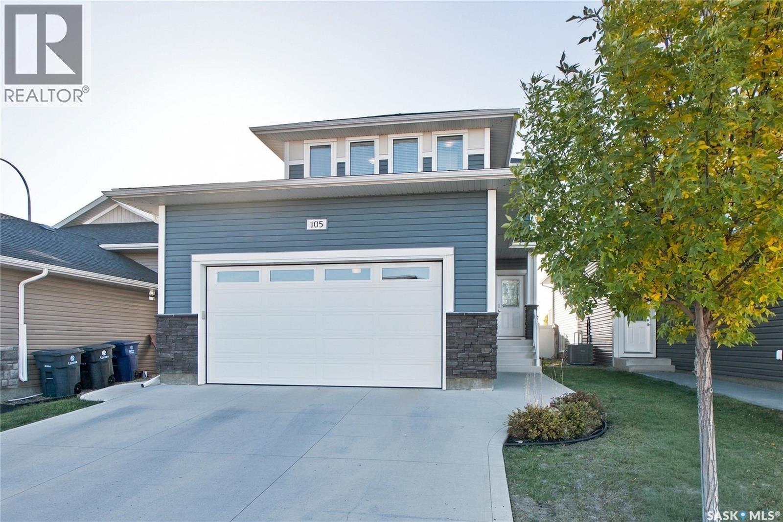 105 Cowan CRESCENT - 1