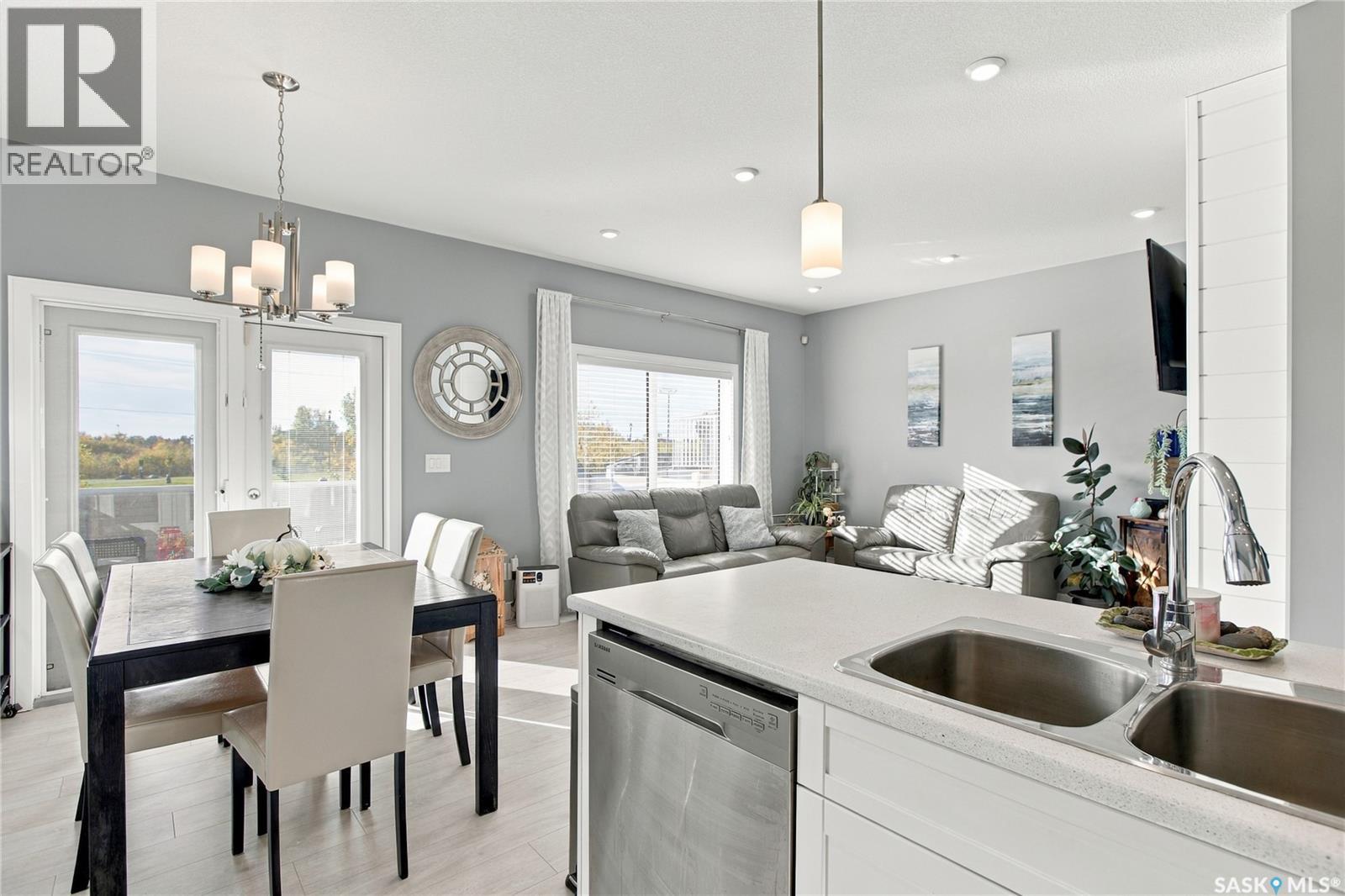 105 Cowan CRESCENT - 12