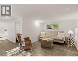 741 Cowper St, Saanich, BC V9A2G1 Photo 27