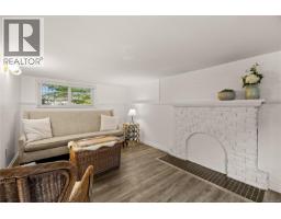 741 Cowper St, Saanich, BC V9A2G1 Photo 28