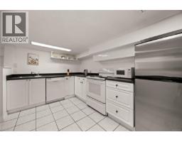 741 Cowper St, Saanich, BC V9A2G1 Photo 29