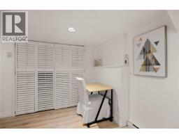 741 Cowper St, Saanich, BC V9A2G1 Photo 32