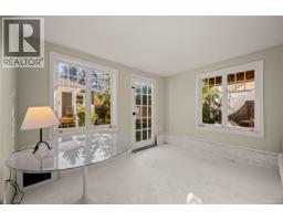 741 Cowper St, Saanich, BC V9A2G1 Photo 34