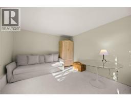 741 Cowper St, Saanich, BC V9A2G1 Photo 35