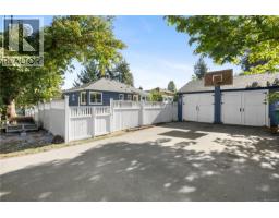 741 Cowper St, Saanich, BC V9A2G1 Photo 40