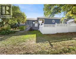 741 Cowper St, Saanich, BC V9A2G1 Photo 46