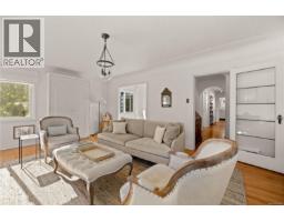 Entrance - 741 Cowper St, Saanich, BC V9A2G1 Photo 6