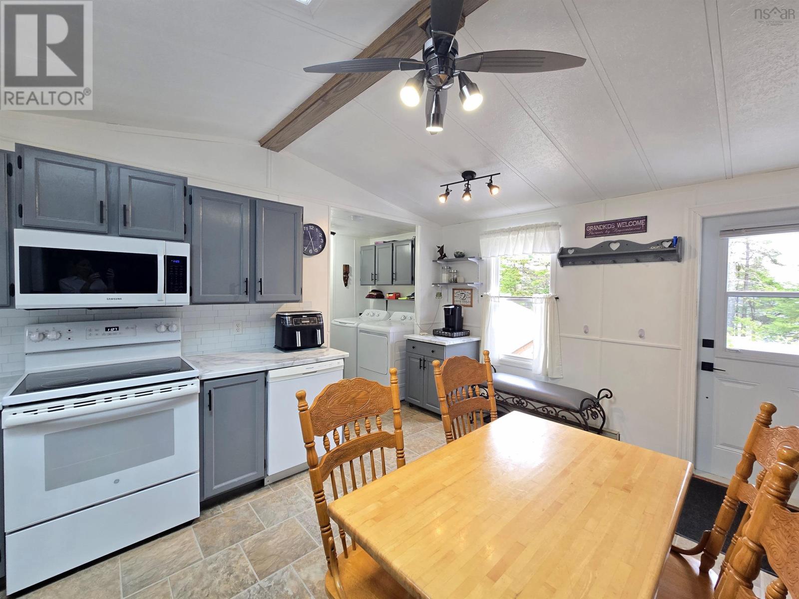 69 De Raymond Street - 9