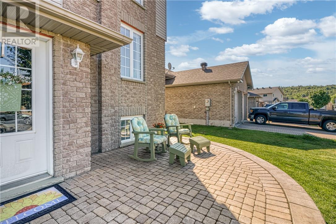 2 Fairmount Drive, Greater Sudbury — photo 3