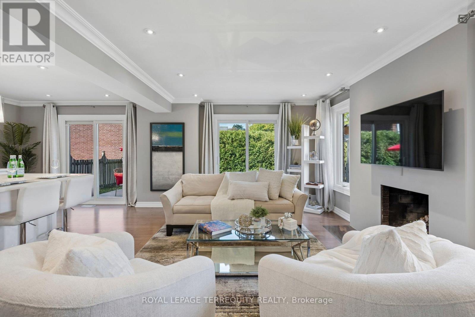 10 SCARBORO AVENUE - 18