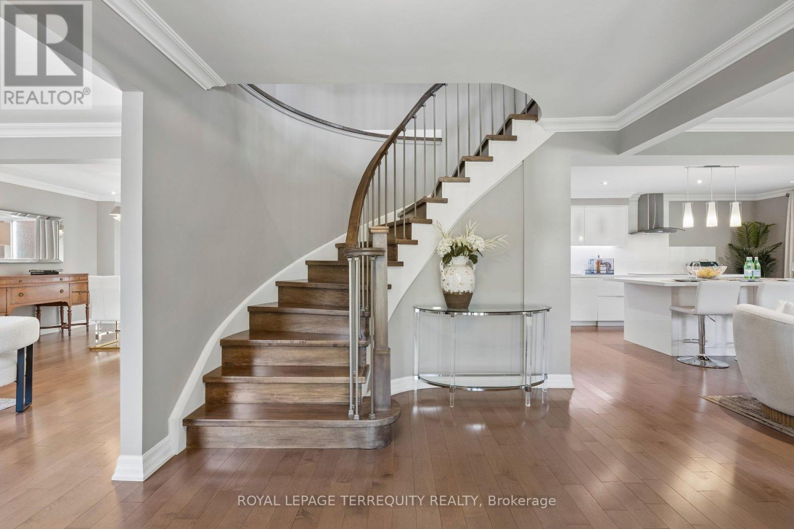 10 SCARBORO AVENUE - 23