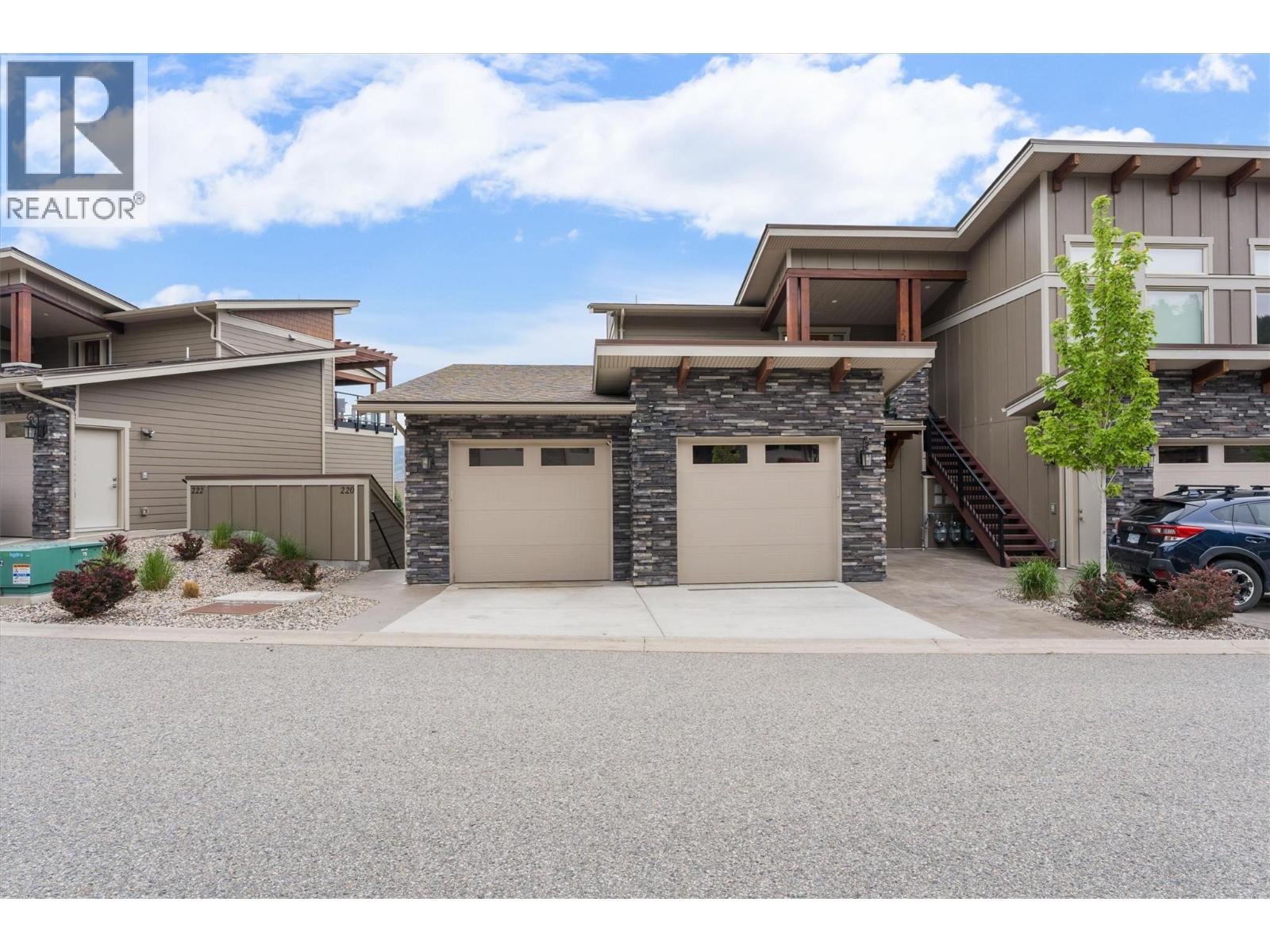 #220 4000 REDSTONE Crescent - 4