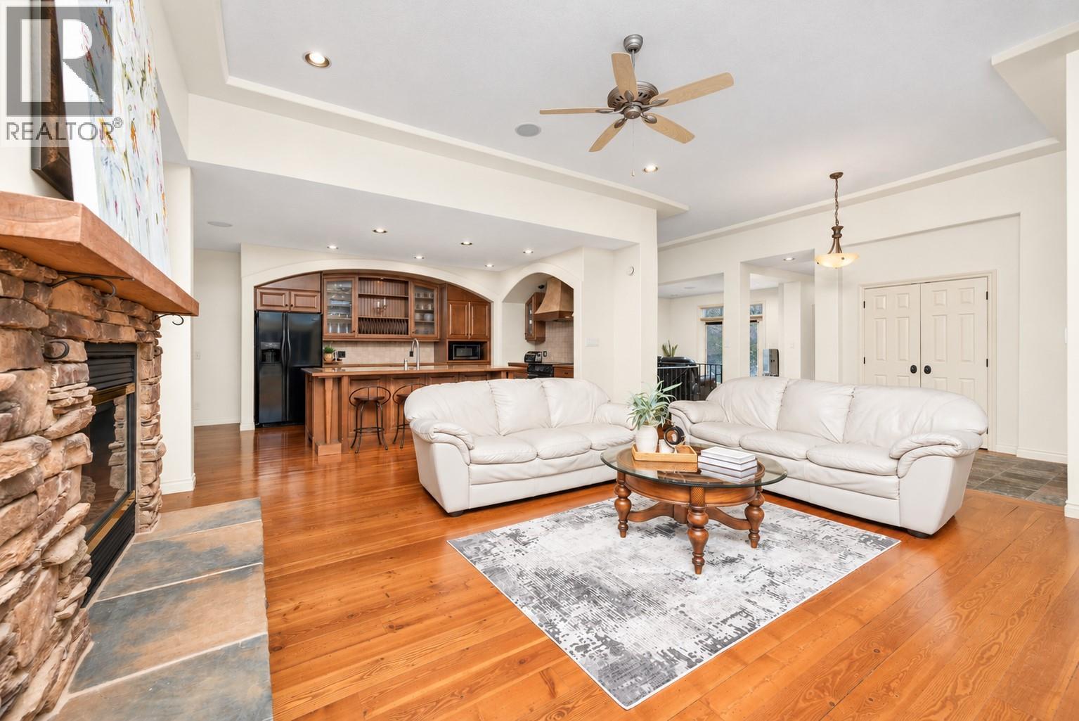 200 Melrose Court - Image 14