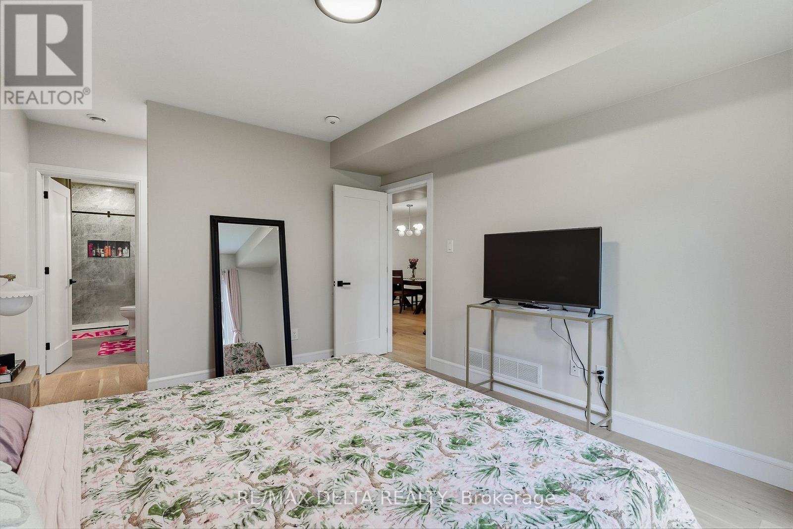 888 Chapman Street — photo 16