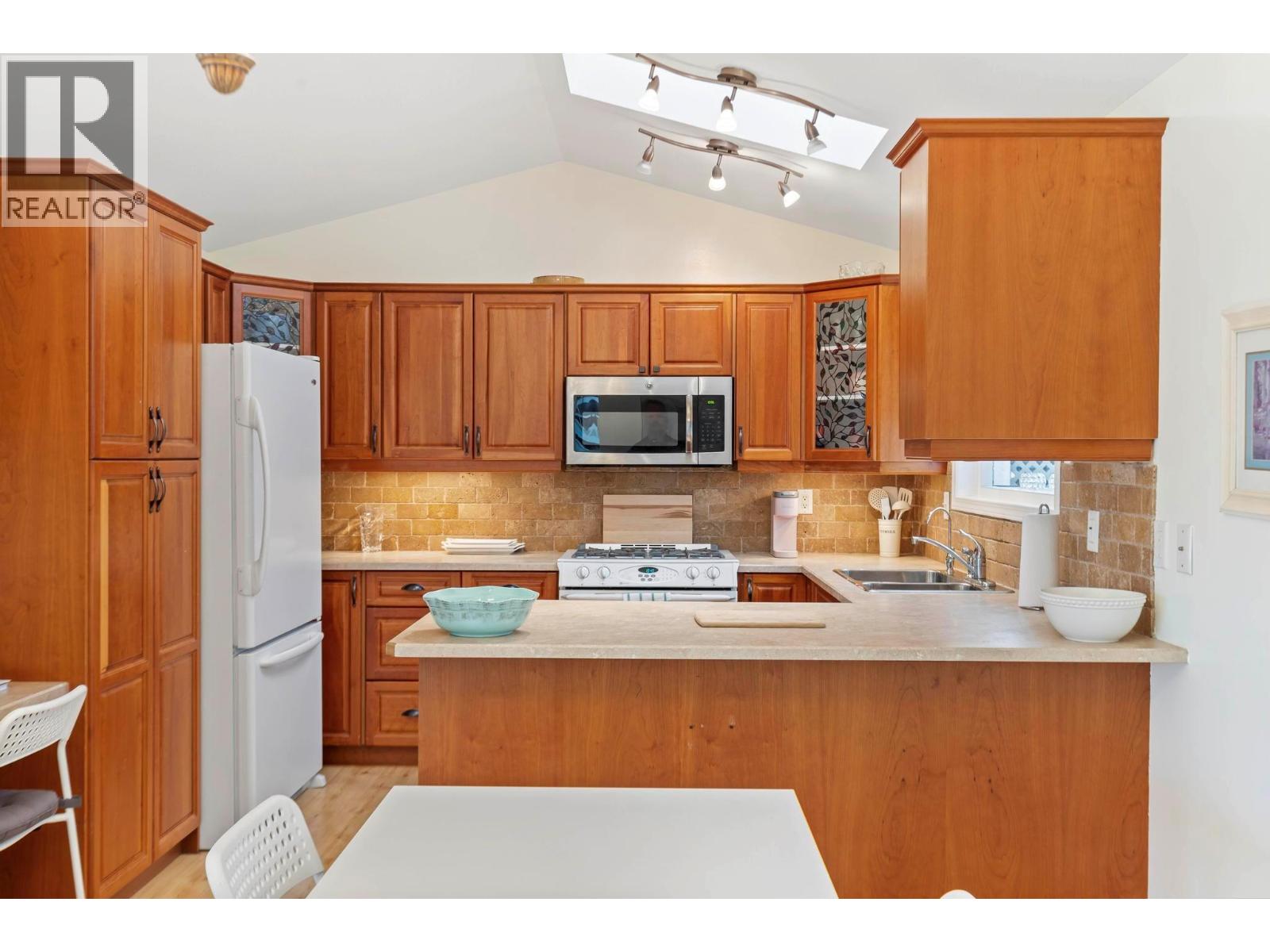 #25 415 Commonwealth Road - Image 5
