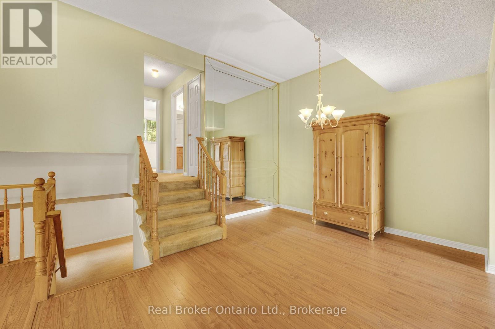 1091 STEPHENSON DRIVE - 15