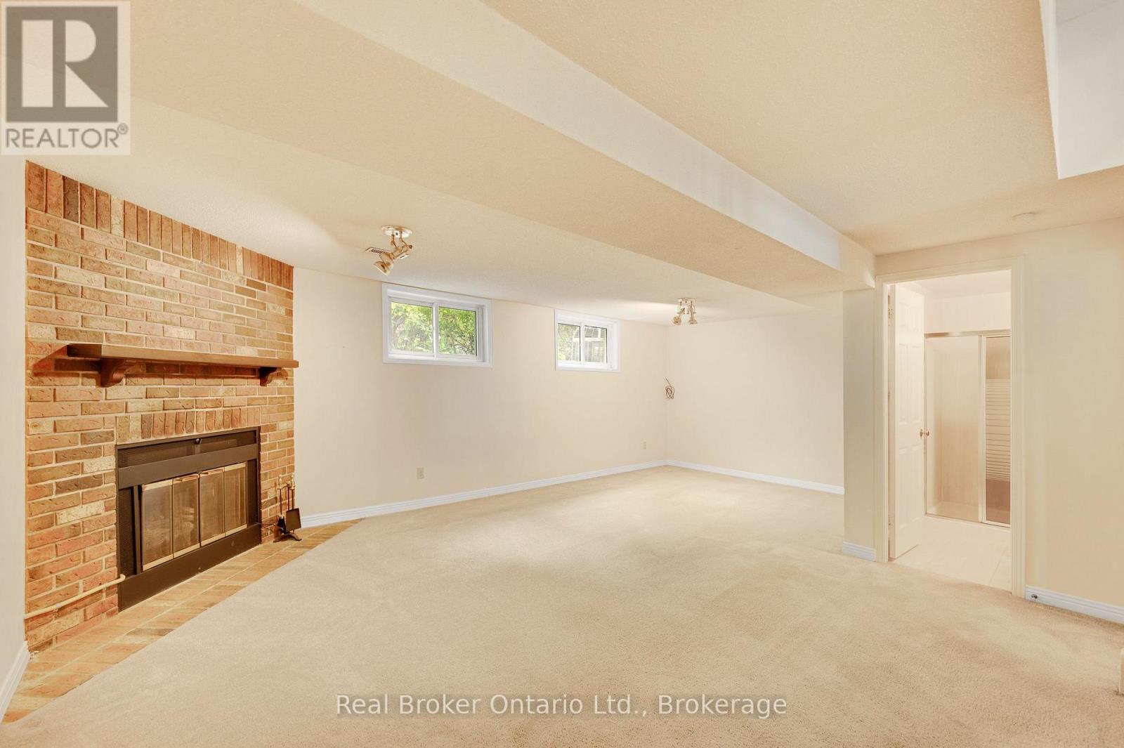 1091 STEPHENSON DRIVE - 23