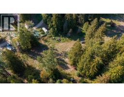 16078 Highway 3a, Crawford Bay, BC V0B1E0 Photo 11