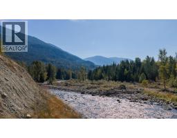 16078 Highway 3a, Crawford Bay, BC V0B1E0 Photo 8